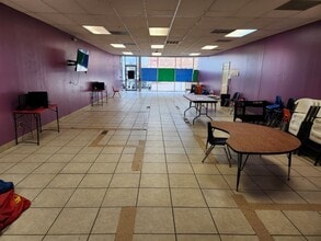 12125 S Highway 6, Fresno, TX à louer Photo de l’immeuble– Image 2 sur 3