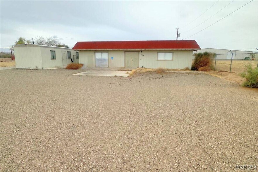 10135 S Barrackman Rd, Mohave Valley, AZ à louer - Photo de l’immeuble – Image 3 sur 6