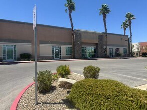 6635 S Tenaya Way, Las Vegas, NV à louer Photo intérieure– Image 1 sur 10