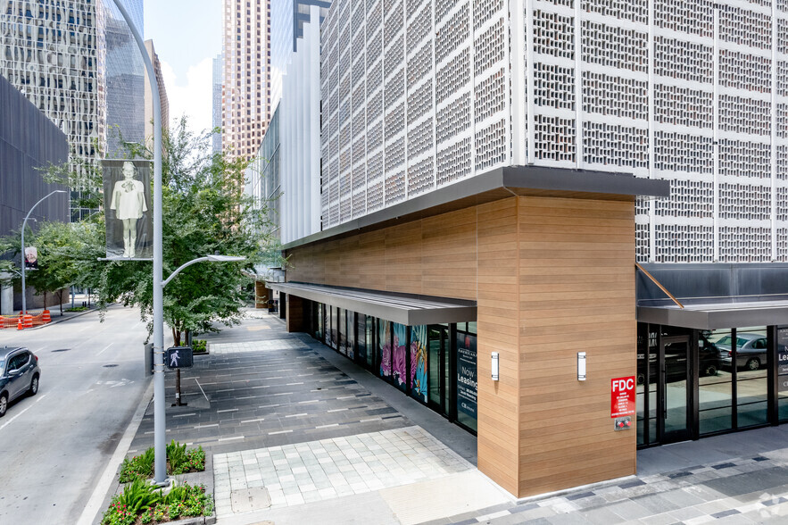 811 Dallas St, Houston, TX à louer - Photo de l’immeuble – Image 3 sur 5