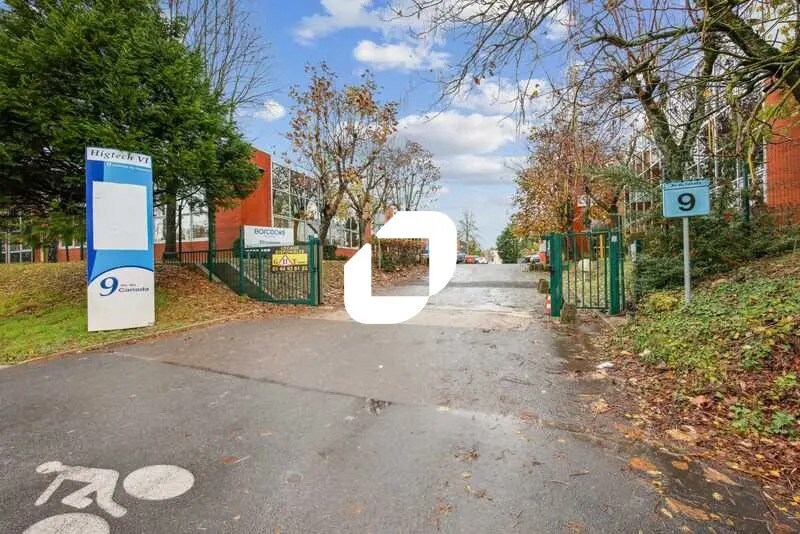 9 Avenue Du Canada, Les Ulis à louer - Photo de l’immeuble – Image 2 sur 21