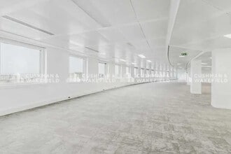 Bureau dans Puteaux à louer Photo intérieure– Image 2 sur 9