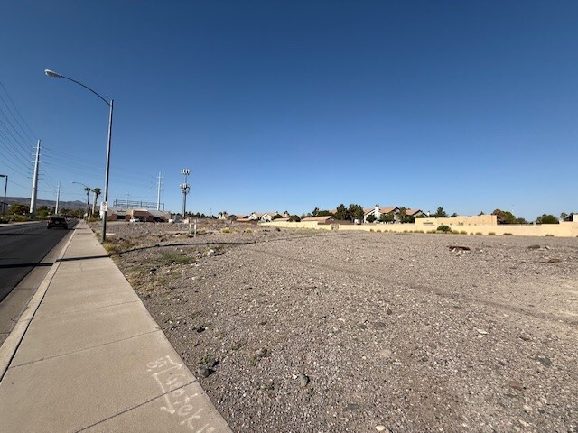 1321 W Warm Springs Rd, Henderson, NV à vendre - Photo de l’immeuble – Image 2 sur 5