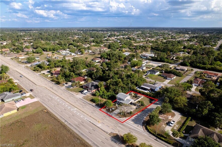 4617 Lee Blvd, Lehigh Acres, FL à vendre - Photo de l’immeuble – Image 2 sur 3