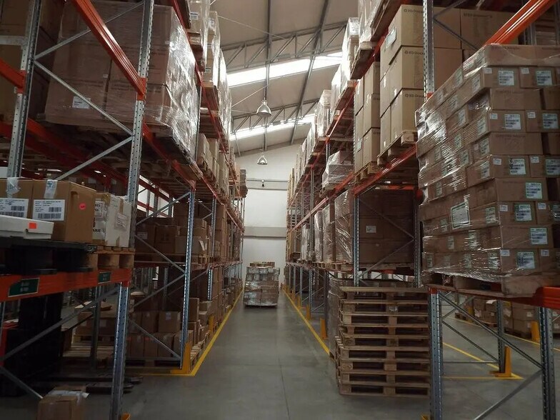 Industriel/Logistique dans Saint-Cyr-sur-Loire à vendre - Photo de l’immeuble – Image 3 sur 4