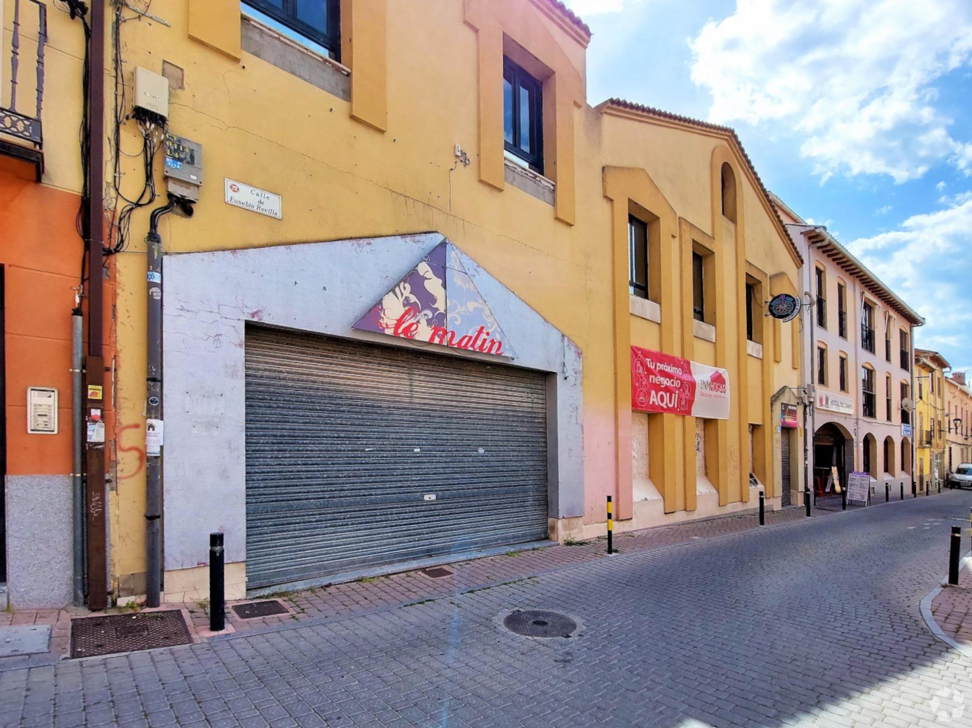 Local commercial dans Arévalo, Ávila à vendre Photo intérieure– Image 1 sur 2