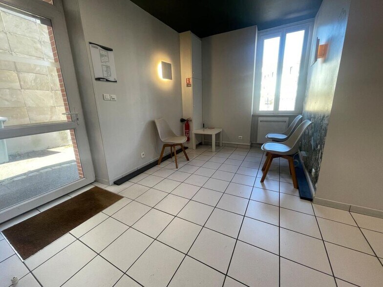 Local commercial dans Basse-Goulaine à vendre - Hall d’entrée – Image 3 sur 10
