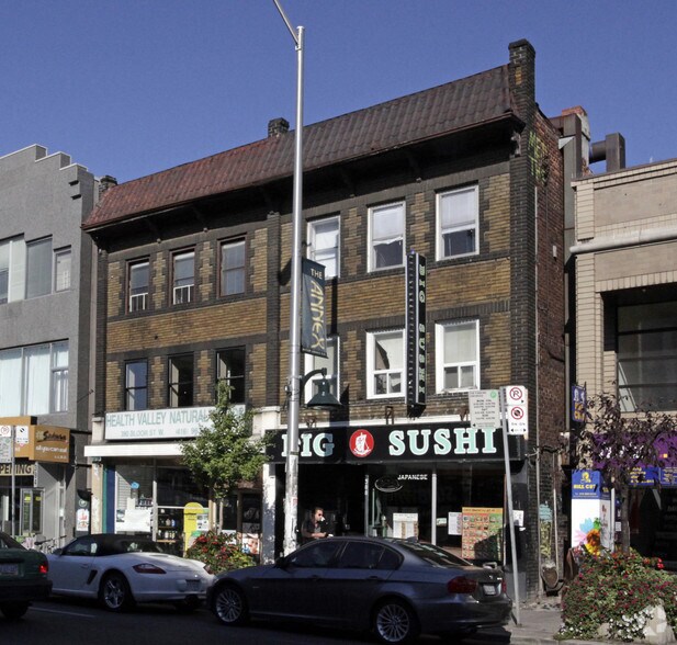 390 Bloor St W, Toronto, ON à louer - Photo de l’immeuble – Image 2 sur 2