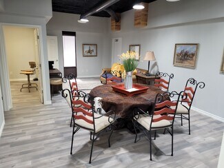 Plus de détails pour 4001 W Oak St, Palestine, TX - Bureau à louer