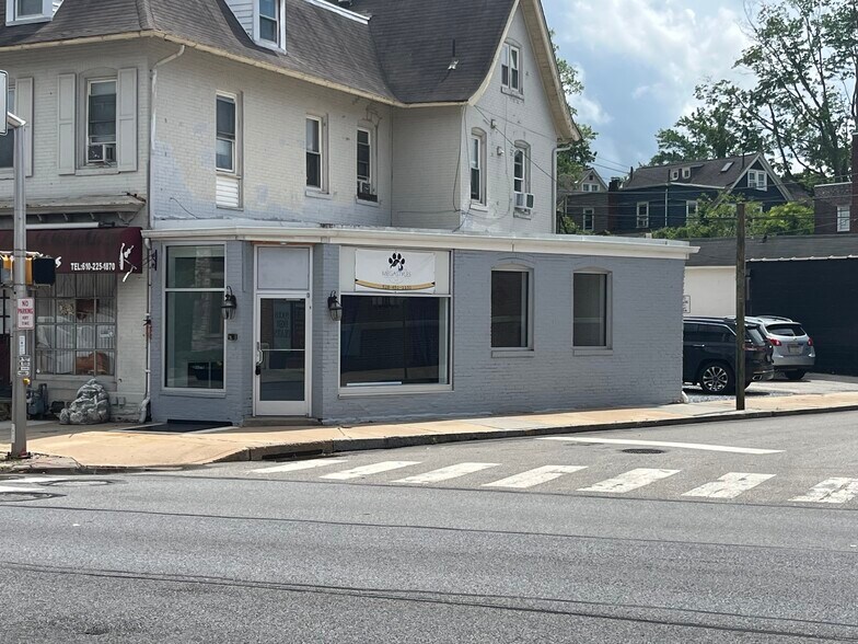 1050 W Lancaster Ave, Bryn Mawr, PA à louer - Photo de l’immeuble – Image 2 sur 21