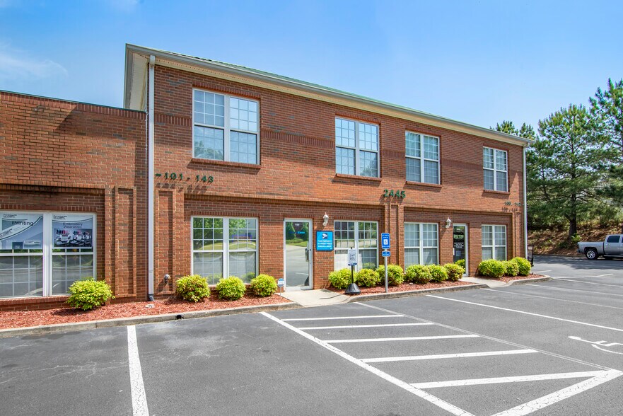 2445 Hilton Dr, Gainesville, GA à louer - Photo de l’immeuble – Image 2 sur 6