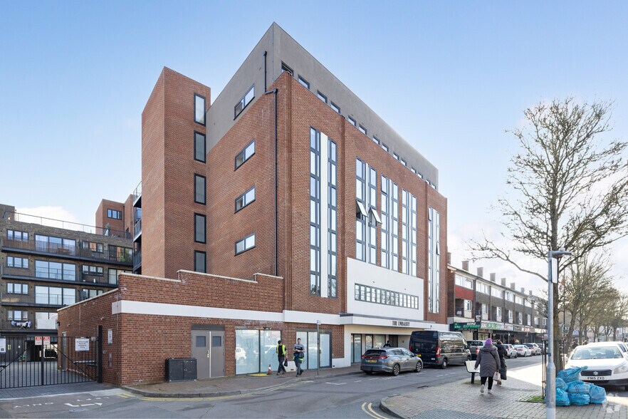 88-102 High St, Waltham Cross à louer - Photo de l’immeuble – Image 3 sur 3