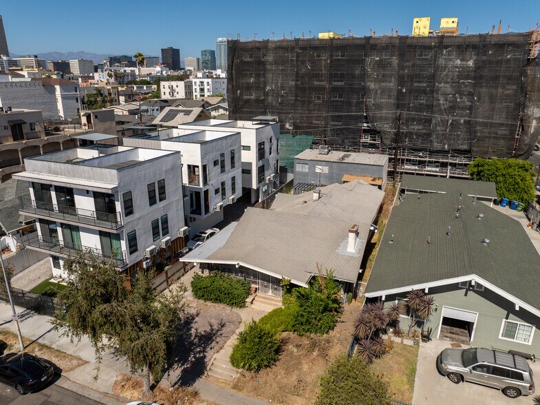 932 S Harvard Blvd, Los Angeles, CA à vendre - Photo de l’immeuble – Image 3 sur 7