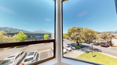 100 Tamal Vista Blvd, Corte Madera, CA à louer Photo intérieure– Image 2 sur 10