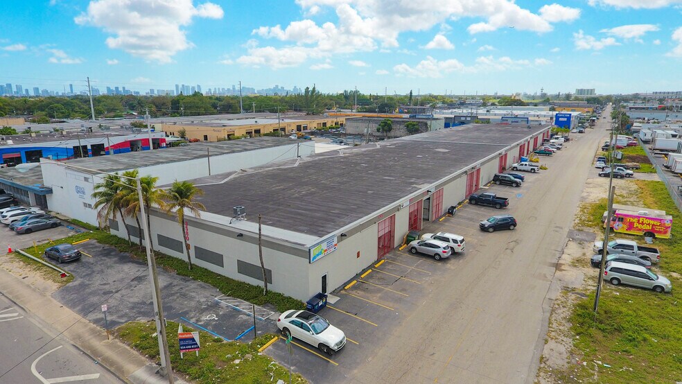 3580 NW 54th St, Miami, FL à louer - Photo de l’immeuble – Image 3 sur 5