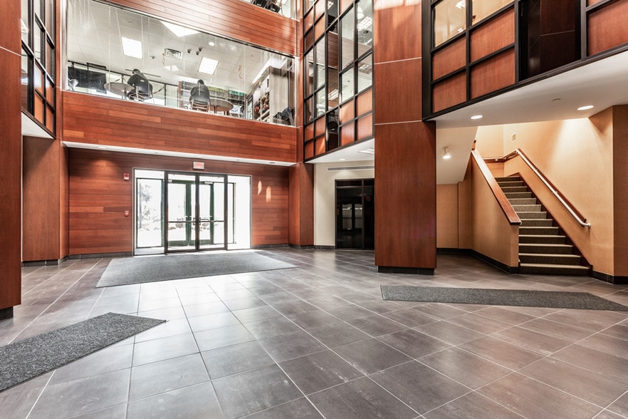 4030 Vincennes Rd, Indianapolis, IN à louer - Photo intérieure – Image 3 sur 15