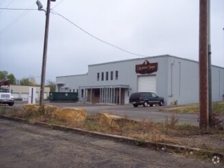 2910 S Kansas Ave, Topeka, KS à louer - Photo de l’immeuble – Image 2 sur 4