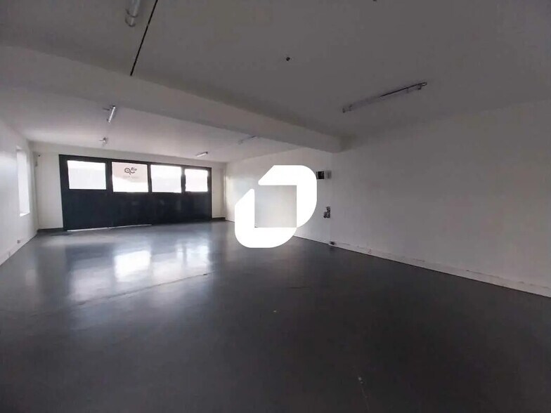 Local d’activités dans Herblay-sur-Seine à louer - Photo de l’immeuble – Image 3 sur 21