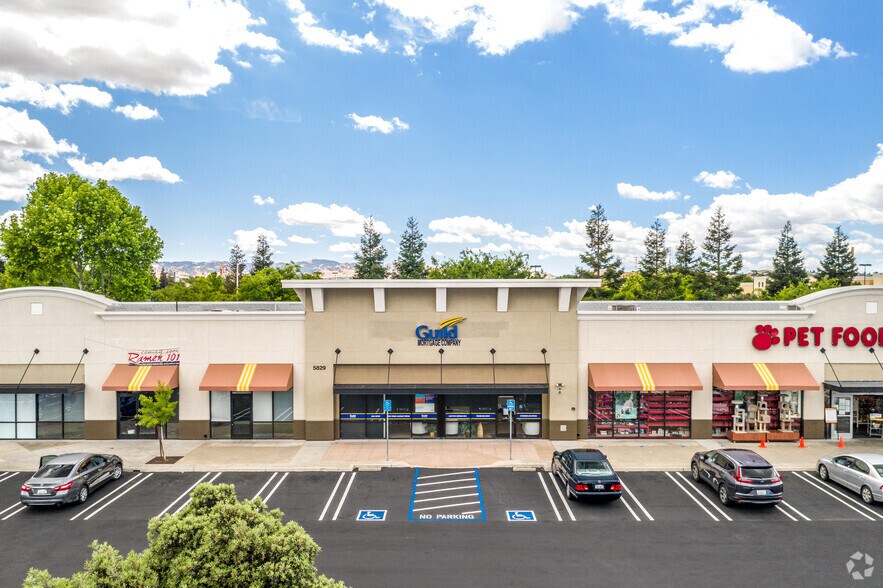 5865 Lone Tree Way, Antioch, CA à louer - Photo de l’immeuble – Image 1 sur 6
