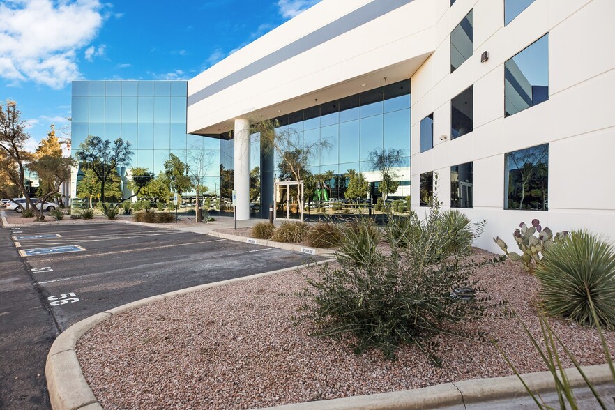 4717 E Hilton Ave, Phoenix, AZ à vendre - Photo de l’immeuble – Image 3 sur 14