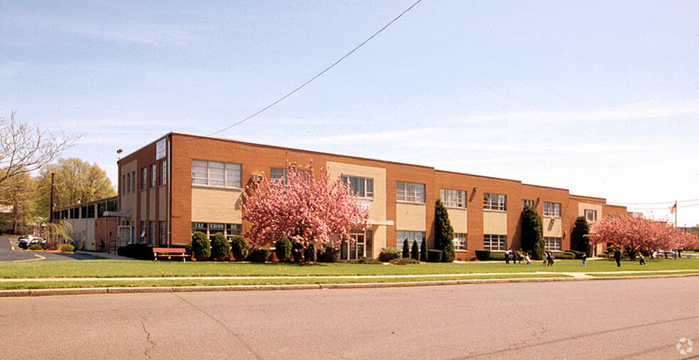 1 Commerce Dr, Cranford, NJ à louer - Photo de l’immeuble – Image 3 sur 4