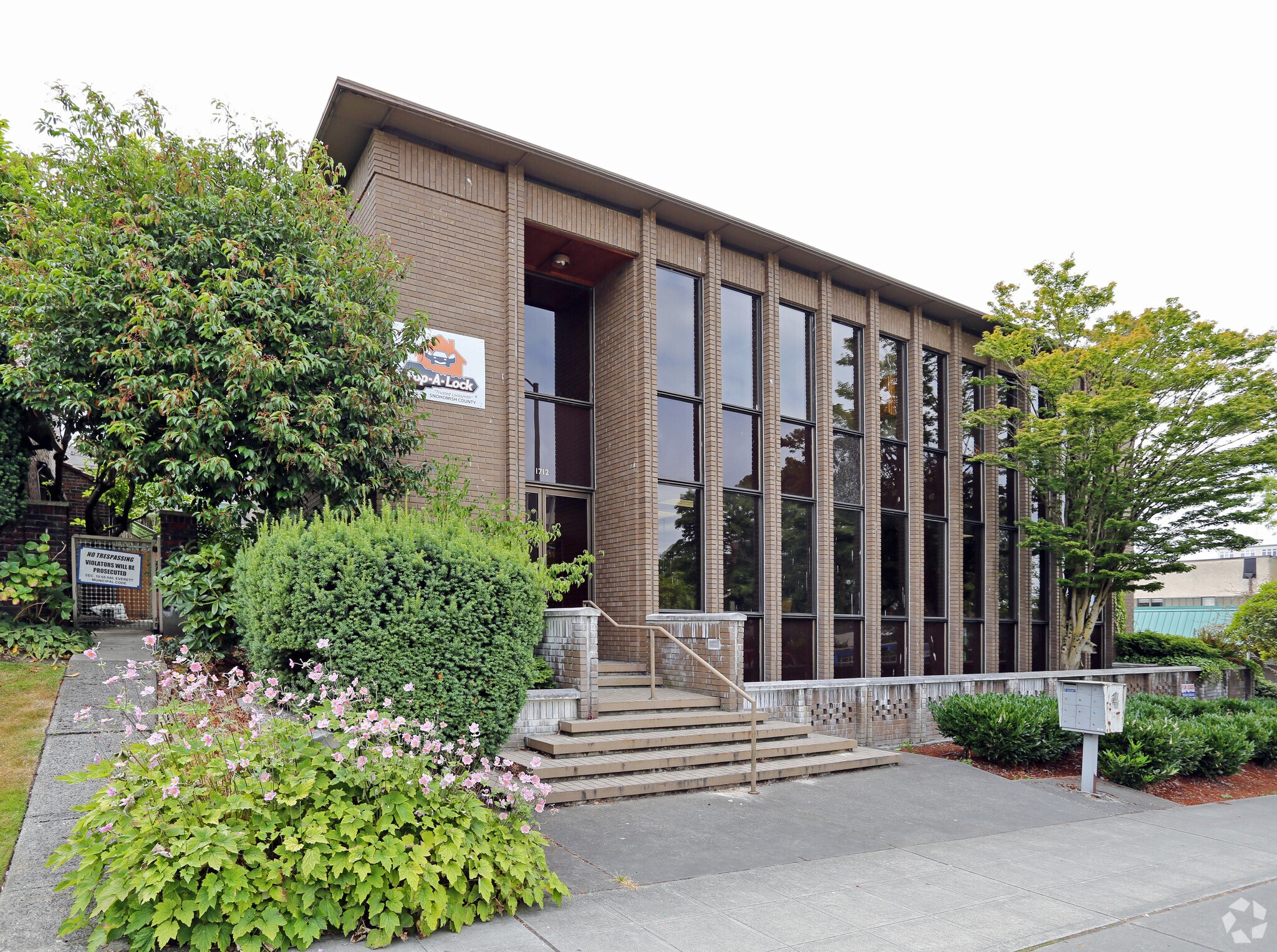 1712 Pacific Ave, Everett, WA à louer Photo principale– Image 1 sur 7
