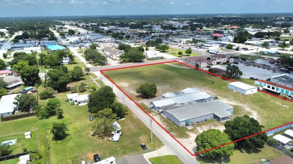 501 SE 2nd St, Okeechobee, FL à vendre - Photo de l’immeuble – Image 3 sur 6