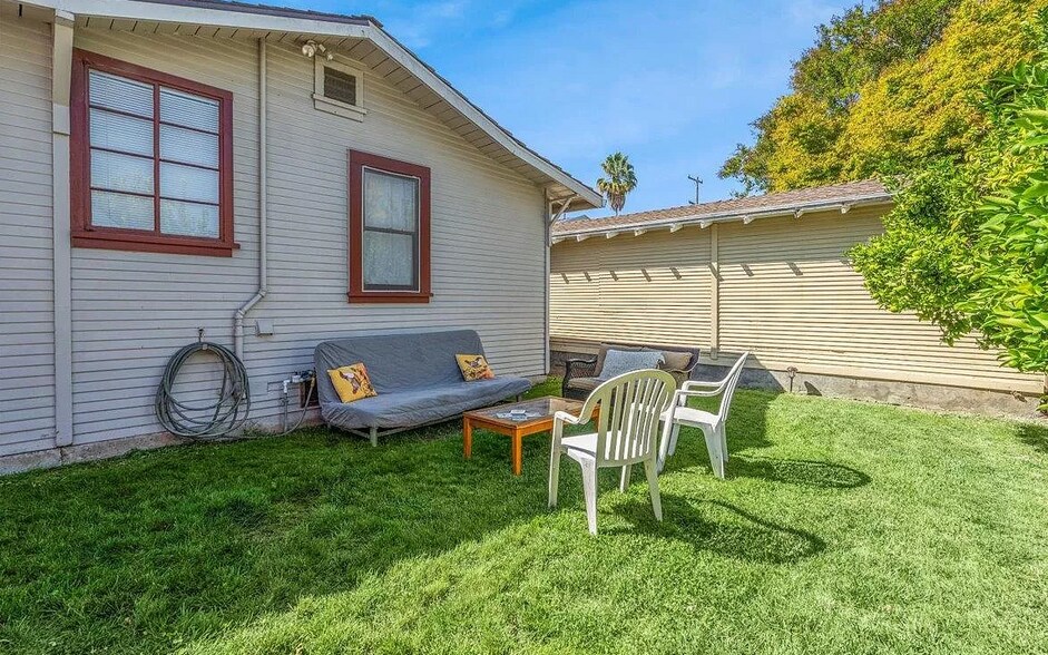 1356 W Dana St, Mountain View, CA à vendre - Photo de l’immeuble – Image 3 sur 14