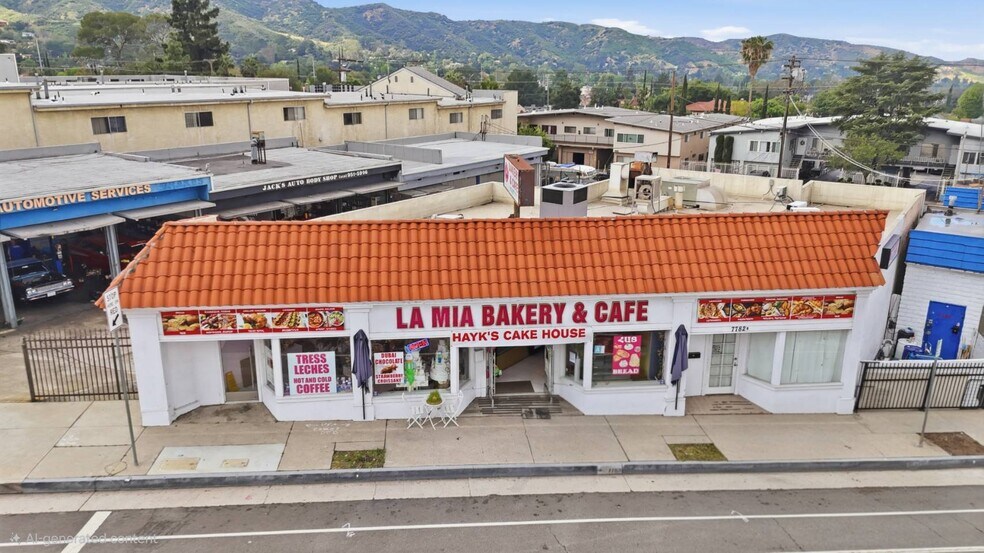 7780 Foothill Blvd, Tujunga, CA à vendre - Photo principale – Image 1 sur 17