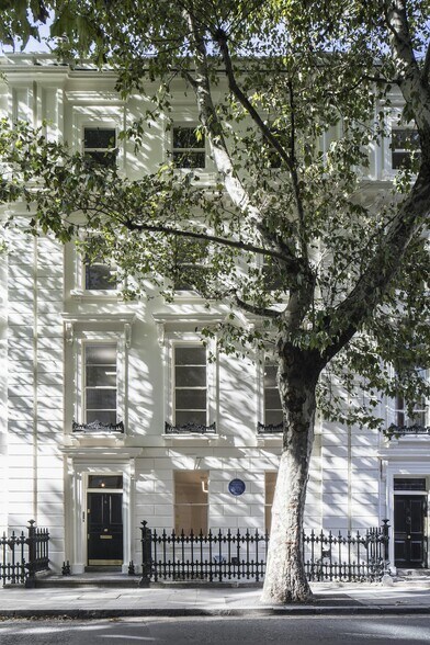 4 Bloomsbury Pl, Londres à louer - Photo de l’immeuble – Image 2 sur 18