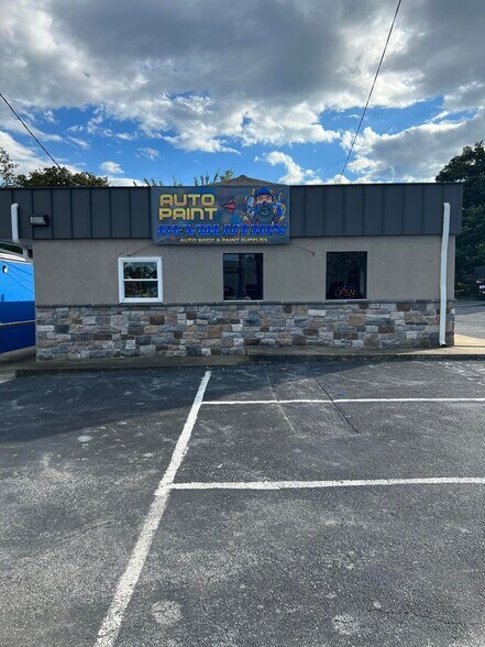 1820 Columbia Ave, Lancaster, PA à louer - Photo de l’immeuble – Image 2 sur 3