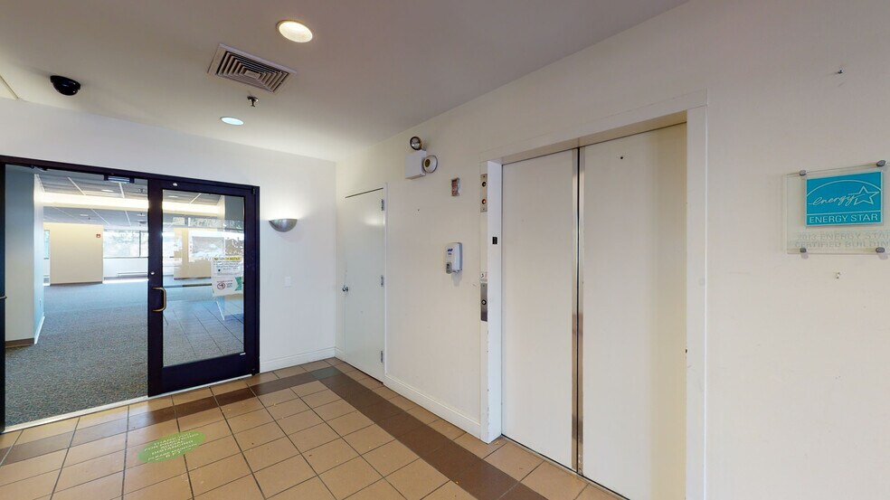 800 Business Center Dr, Horsham Township, PA à vendre - Numérisation 3D Matterport – Image 2 sur 26