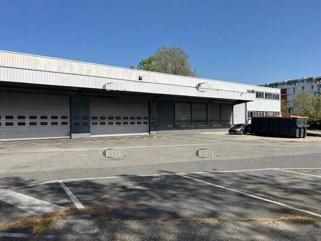 Plus de détails pour Local d'activités à louer