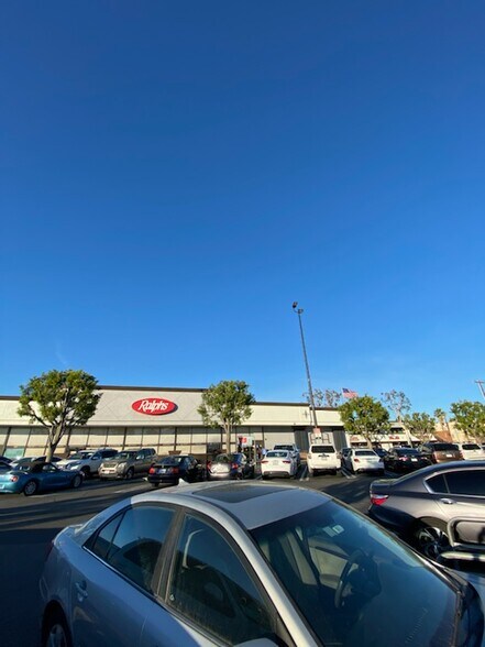 21405-21525 Devonshire St, Chatsworth, CA à louer - Photo de l’immeuble – Image 1 sur 9