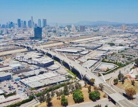 630 S Clarence St, Los Angeles, CA à louer Photo de l’immeuble– Image 1 sur 4