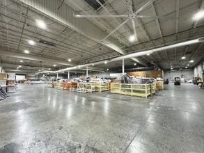 10859 E Washington St, Indianapolis, IN à louer Photo intérieure– Image 1 sur 1