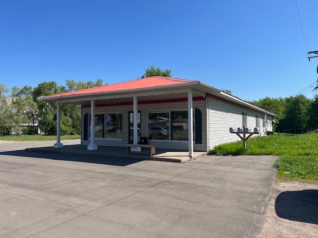 2137 Vermillion St, Hastings, MN à vendre Photo principale– Image 1 sur 4