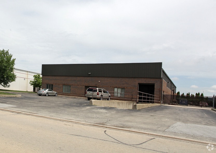 1319 Enterprise Dr, Romeoville, IL à louer - Photo principale – Image 1 sur 2
