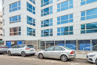 Calle de Julián Camarillo, 10, Madrid, Madrid à louer Photo de la construction– Image 2 sur 3