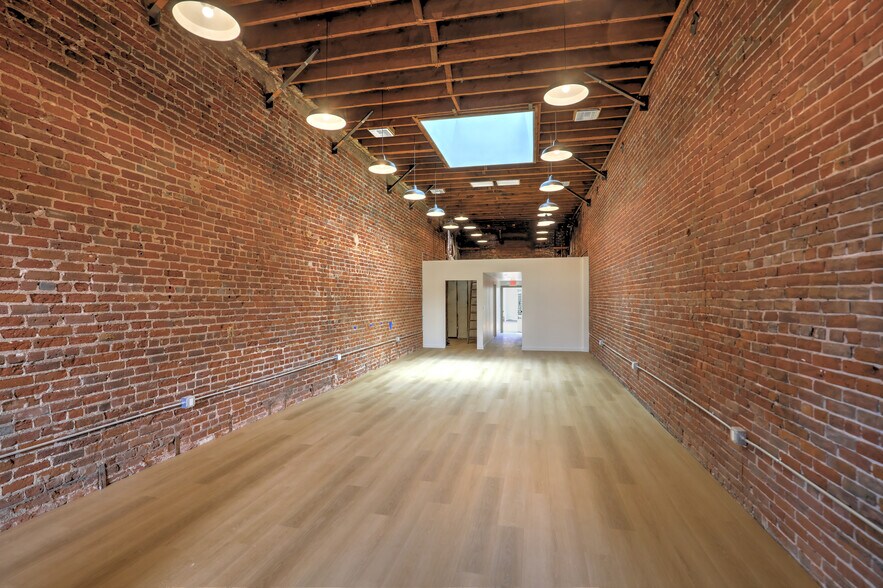 434 State St, Santa Barbara, CA à louer - Photo de l’immeuble – Image 2 sur 7