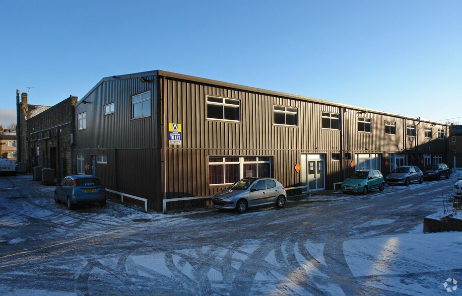 Carrbottom Rd, Bradford à louer - Photo de l’immeuble – Image 2 sur 7