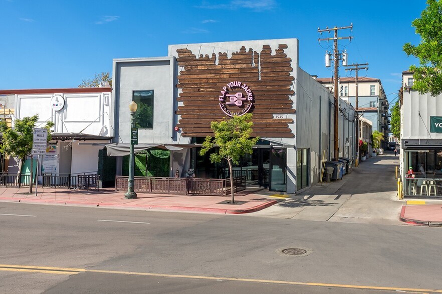 3020 University Ave, San Diego, CA à louer - Photo de l’immeuble – Image 1 sur 25