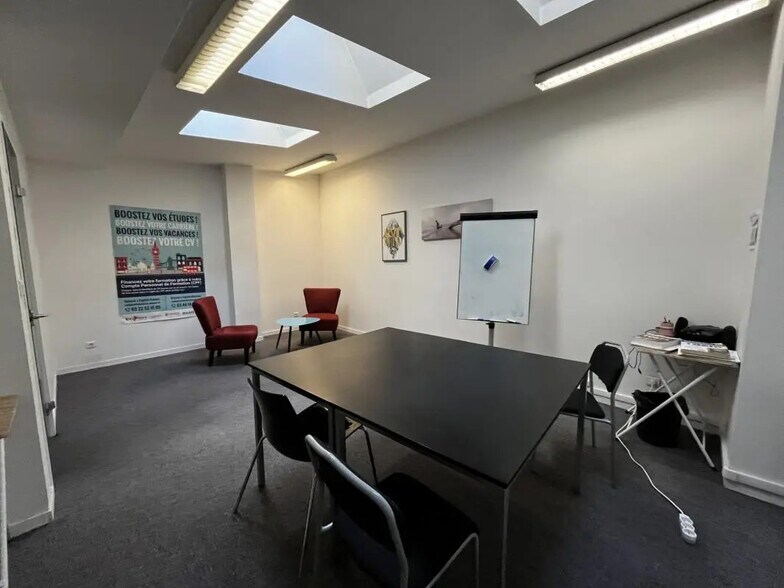 Bureau dans Amiens à louer - Photo de l’immeuble – Image 2 sur 3