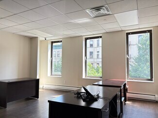 Plus de détails pour 571 W 183rd St, New York, NY - Bureau à louer