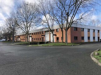 Plus de détails pour 14 Rue De La Perdrix Les Vanneaux, Villepinte - Différents types d’espaces à louer