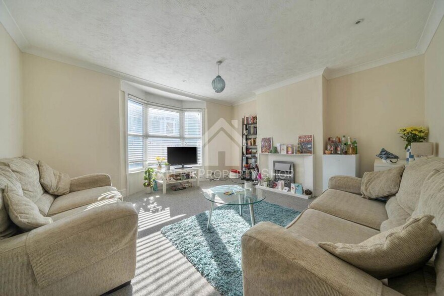 43 Montreal Rd, Brighton à vendre - Photo de l’immeuble – Image 3 sur 7