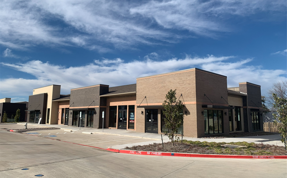 833 E NW Hwy, Grapevine, TX à vendre - Photo de l’immeuble – Image 3 sur 4