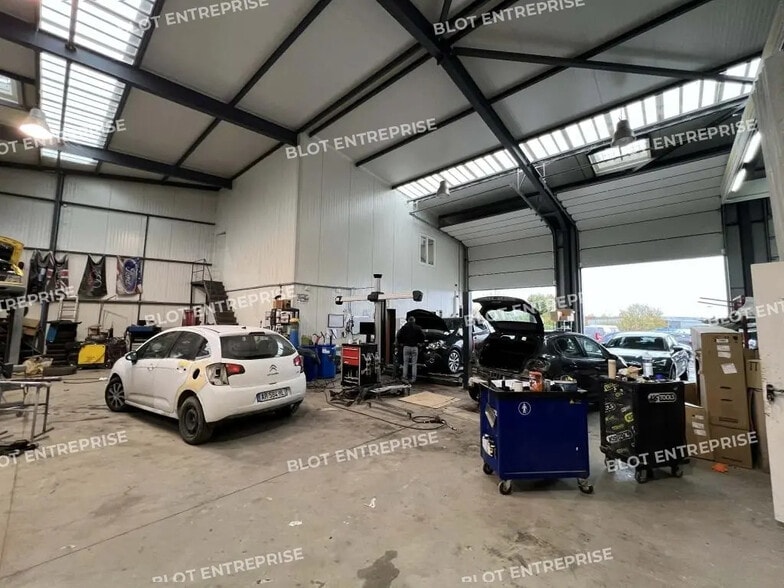 Local d’activités dans Le Rheu à louer - Photo de l’immeuble – Image 3 sur 5