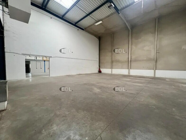 Local d’activités dans Saint-Denis à louer - Photo intérieure – Image 2 sur 5