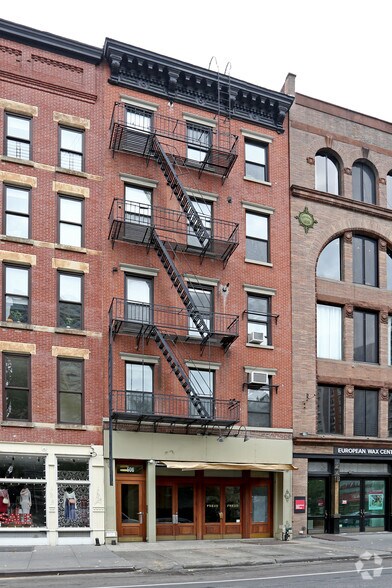 506 Laguardia Pl, New York, NY à vendre - Photo de l’immeuble – Image 1 sur 7